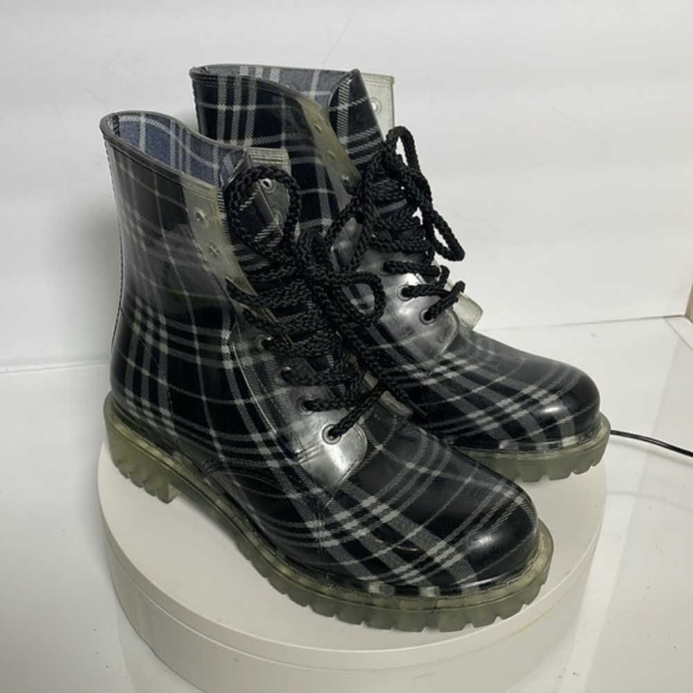 Dirty Laundry boots size 9